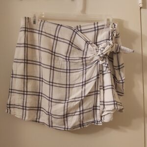 Abercrombie & Fitch White and Navy Blue Plaid Linen+Viscose Skort Size Medium (M